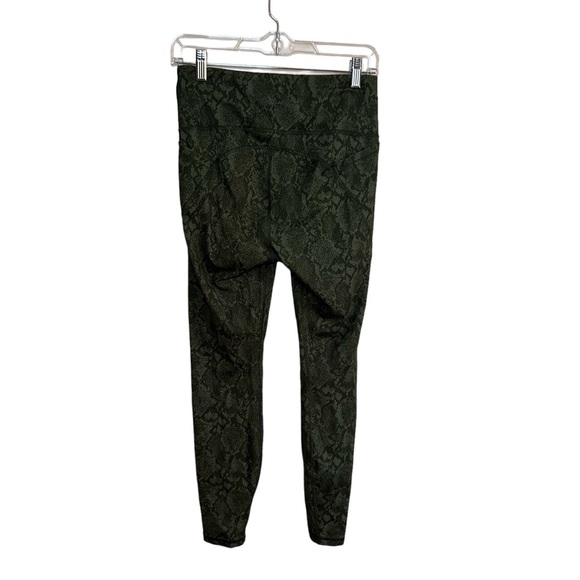 All In Motion Green Snake Print Leggings Womens Medium High Rise Pull On - Picture 3 of 4
